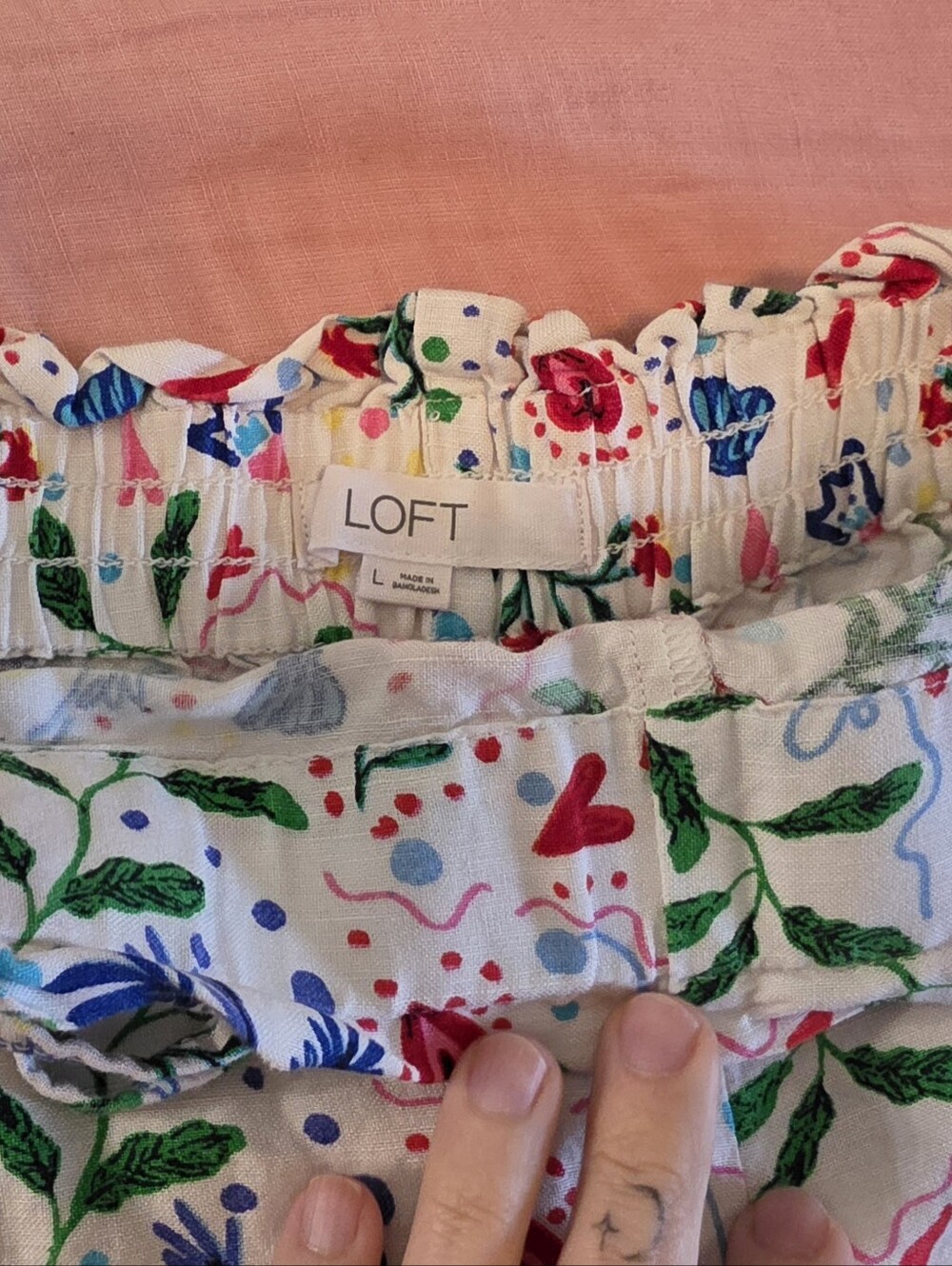 Loft Pattern Shorts Size Large - Picture 2 of 3